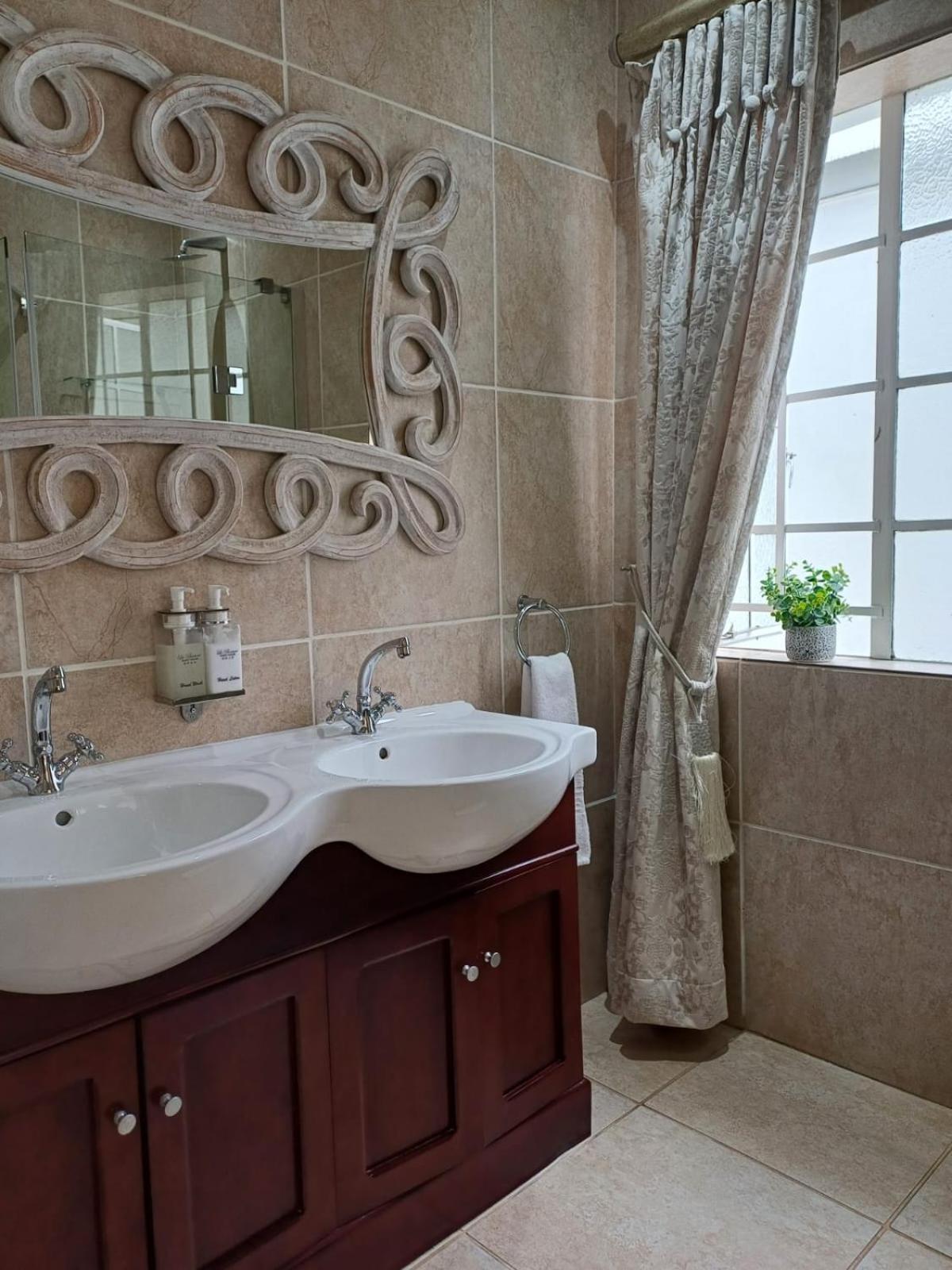 La Barune Guest House Тзанеен Екстериор снимка