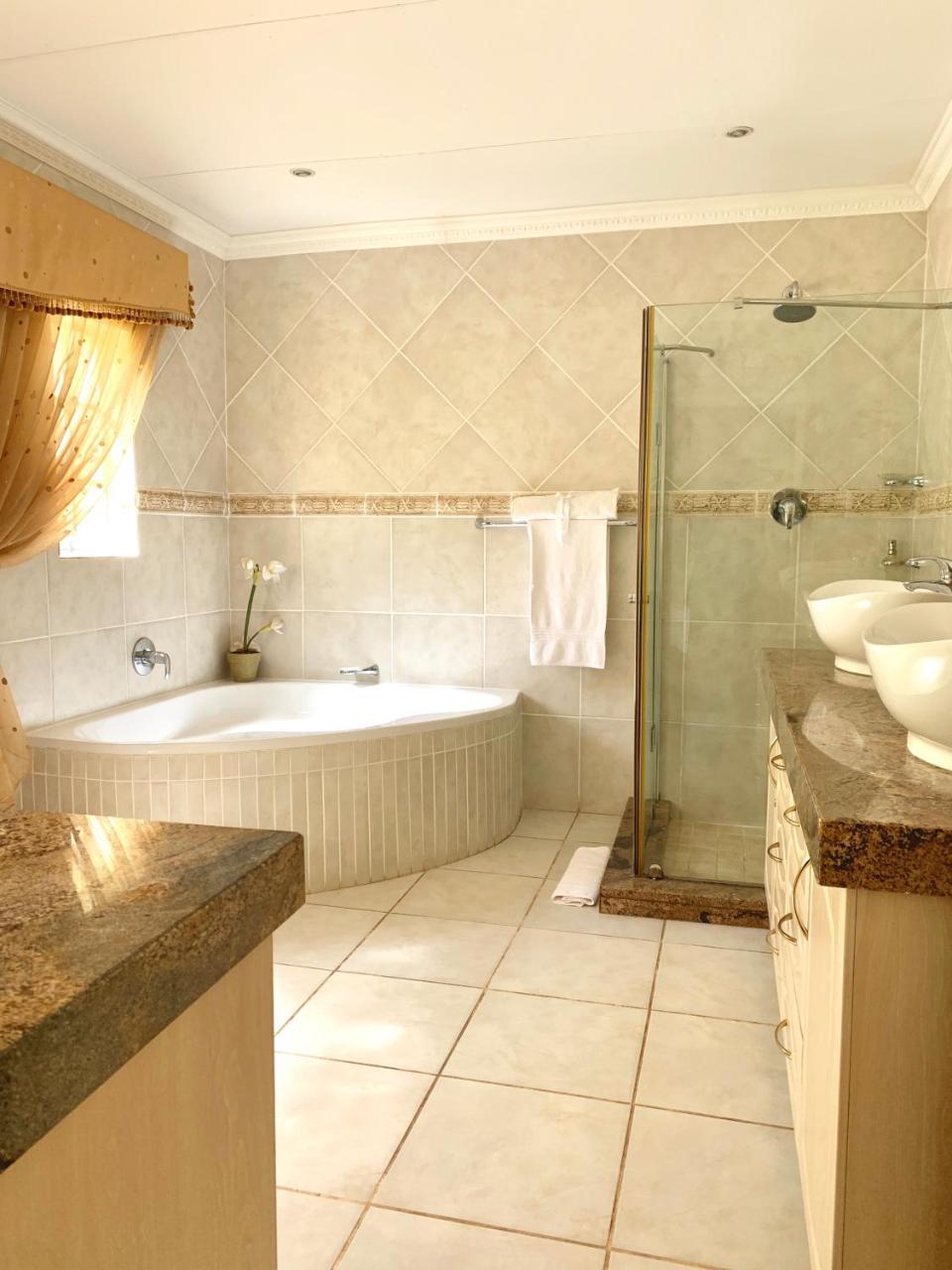 La Barune Guest House Тзанеен Екстериор снимка